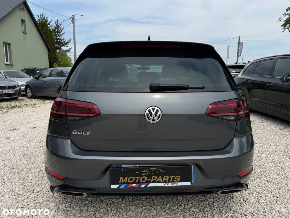 Volkswagen Golf - 5