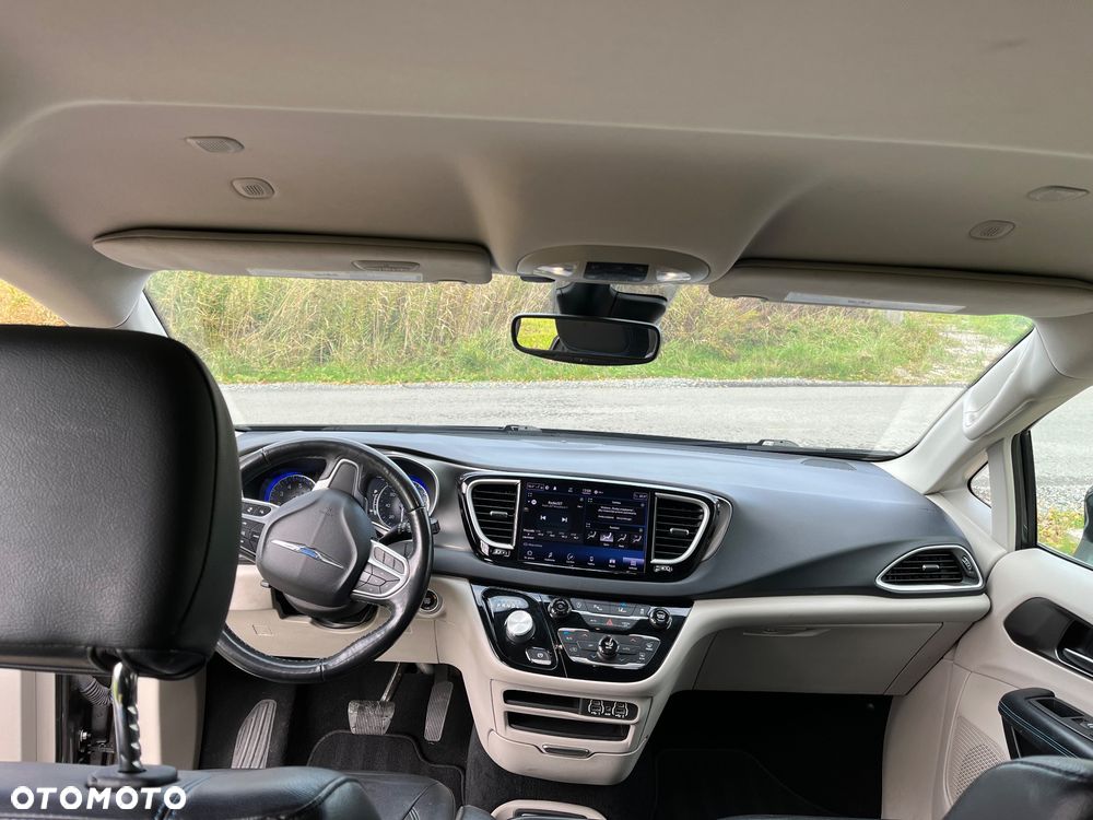 Chrysler Pacifica - 10