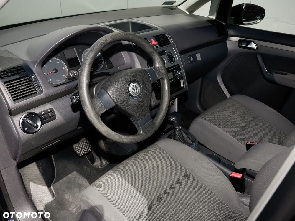 Volkswagen Touran 1.9 TDI DSG - 12