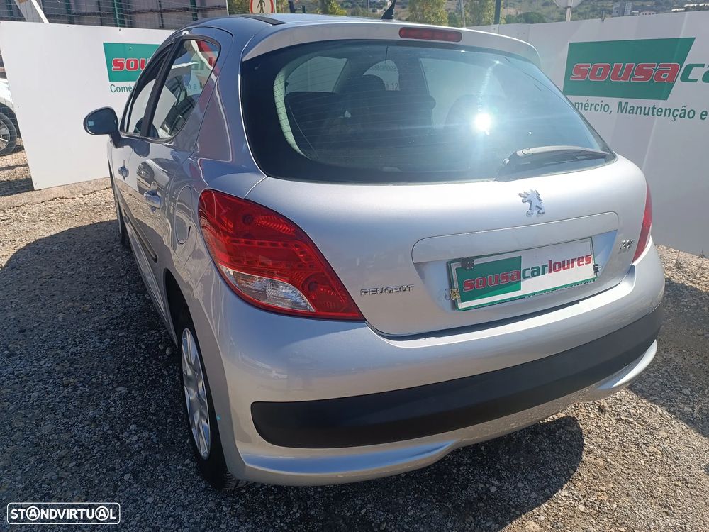 Peugeot 207 1.4 16V Trendy - 13