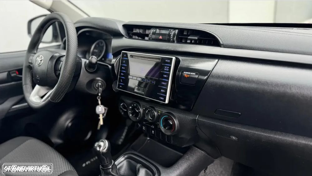 Toyota Hilux 2.4 D-4D 4X4 - 7