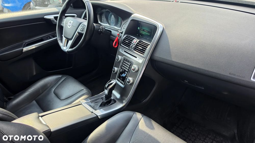 Volvo XC 60 D4 Drive-E Ocean Race - 13