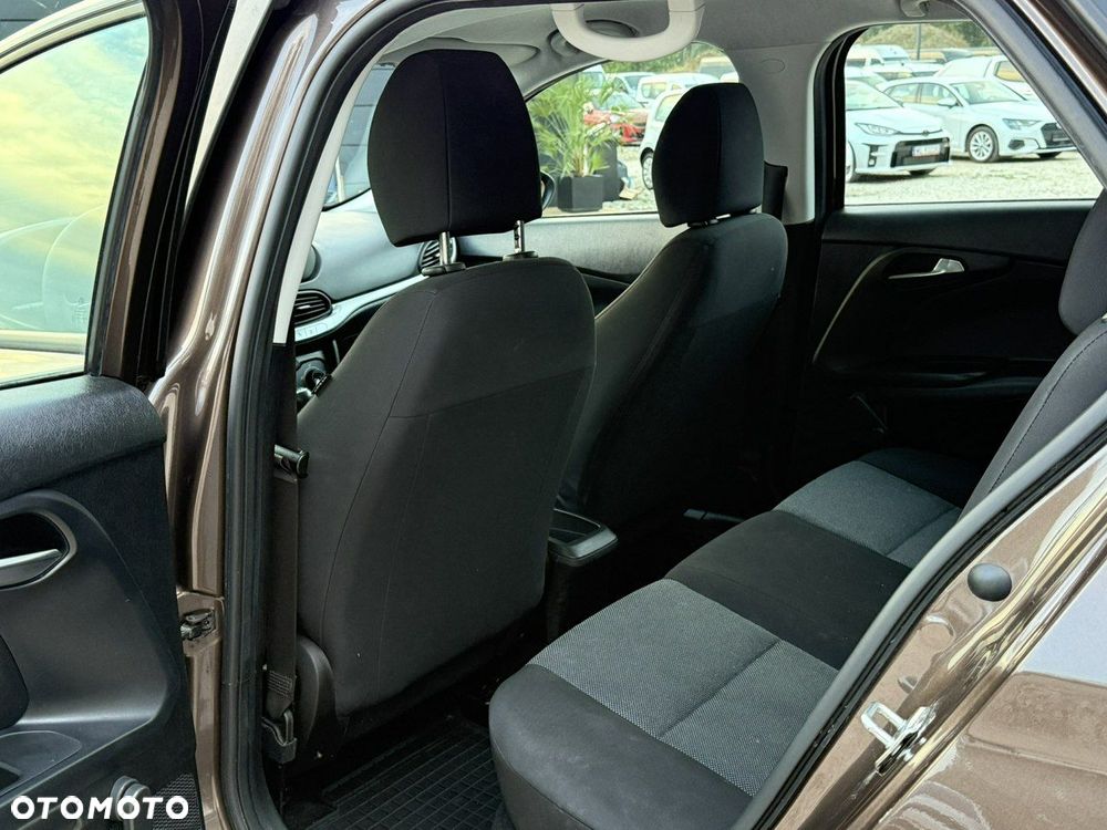 Fiat Tipo - 12