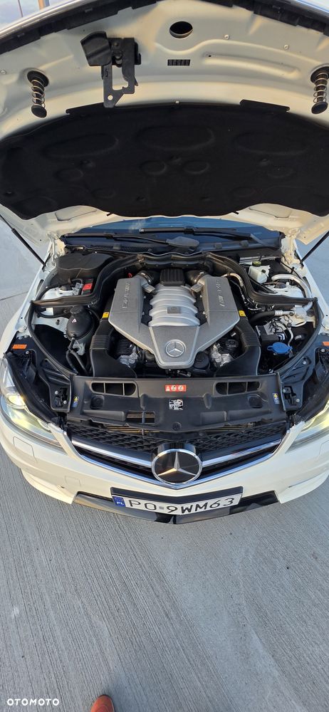 Mercedes-Benz Klasa C 63 AMG - 37