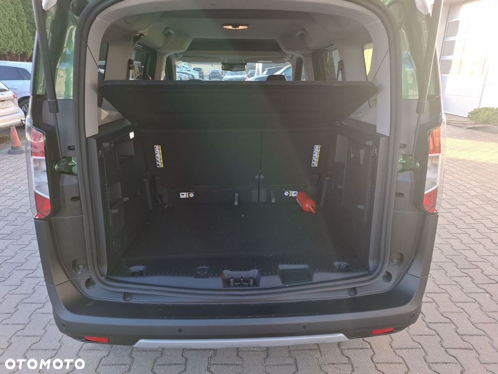 Ford Tourneo Courier - 11