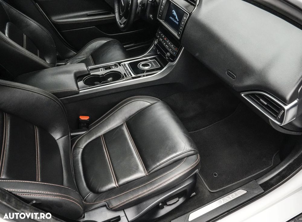 Jaguar XE 20d Aut. Landmark Edition - 13