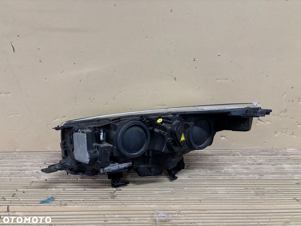 Ford Kuga MK2 lift lampa prawa Xenon  skrętny - 3