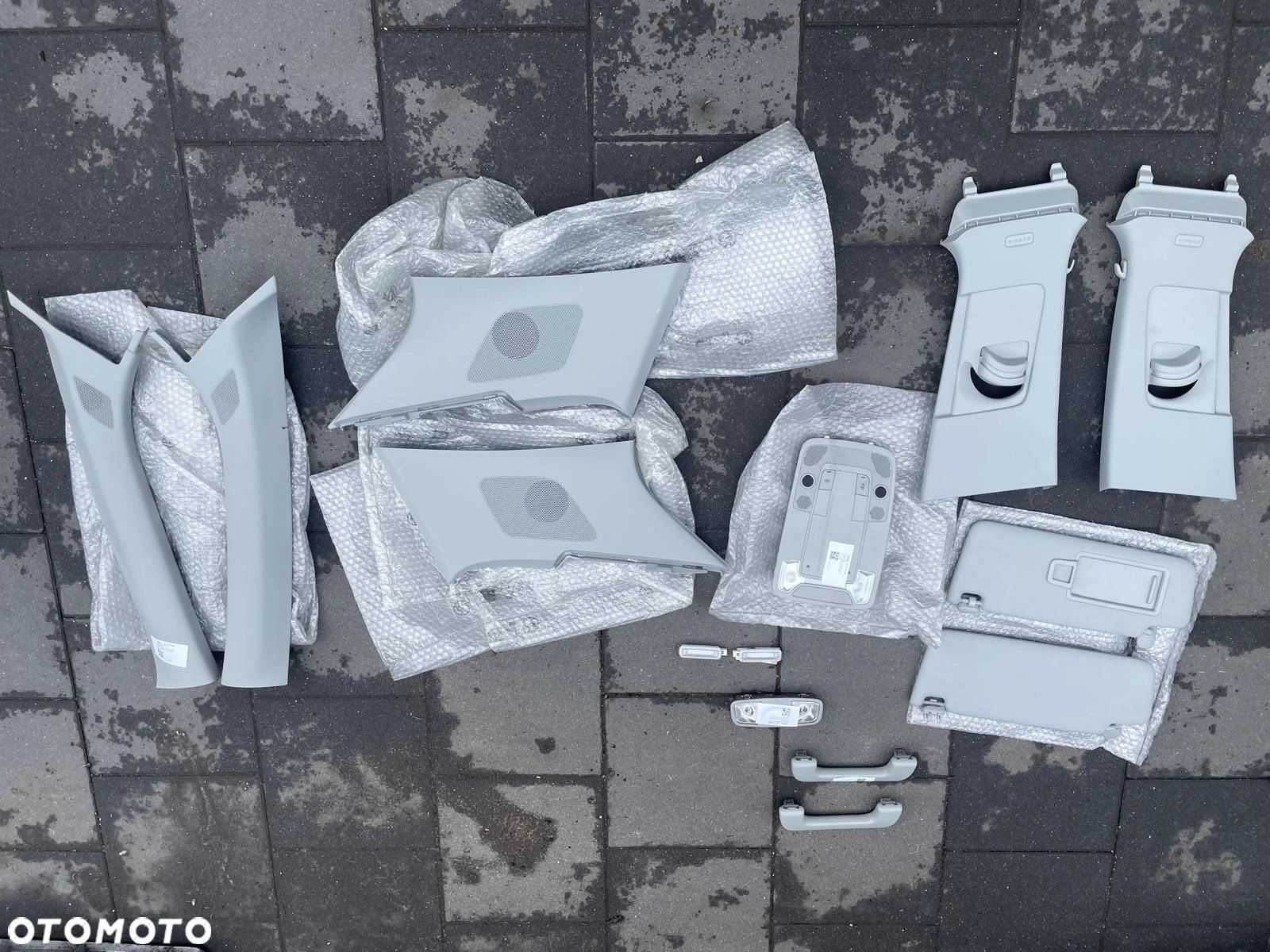 AUDI Q2 3.0TFSI ELEMENTY WNĘTRZA PODSUFITKI - 1