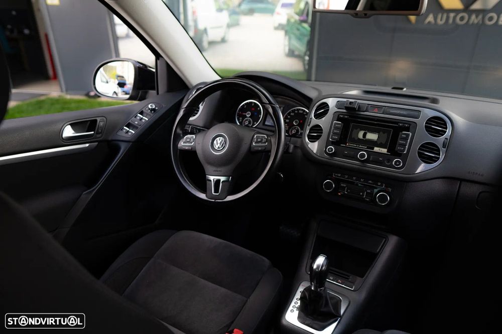 VW Tiguan 2.0 TDI DPF 4Motion BlueMotion DSG Exclusive - 8