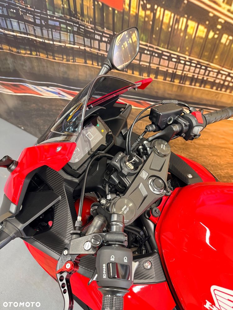 Honda CBR - 8