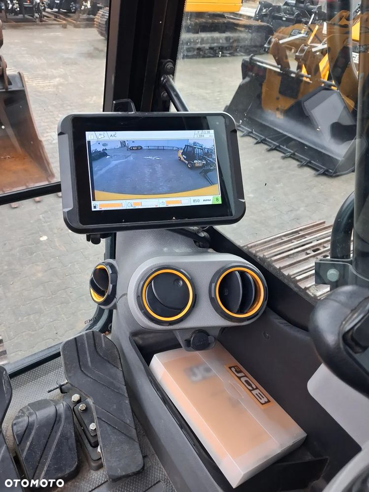 JCB JS 220X - 22