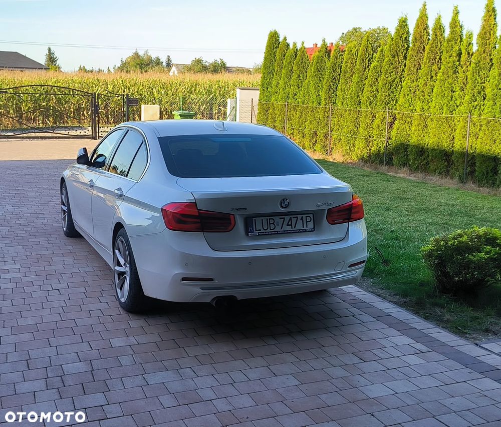 BMW Seria 3 330i GPF xDrive Luxury Line - 3