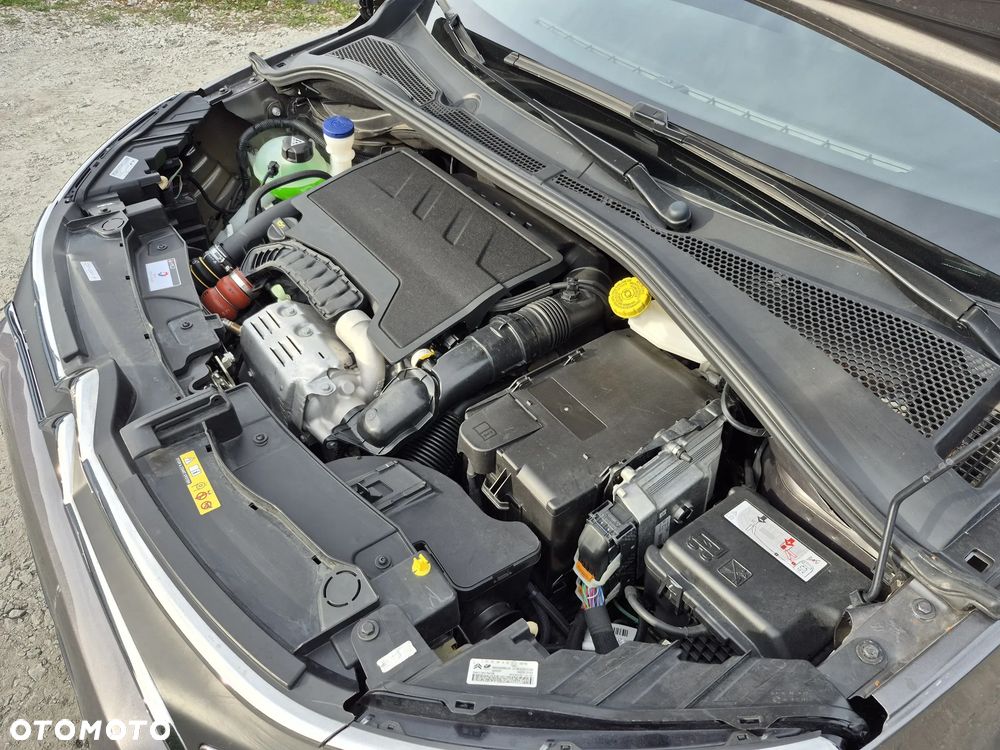Citroën C3 1.2 PureTech Shine EAT6 - 31