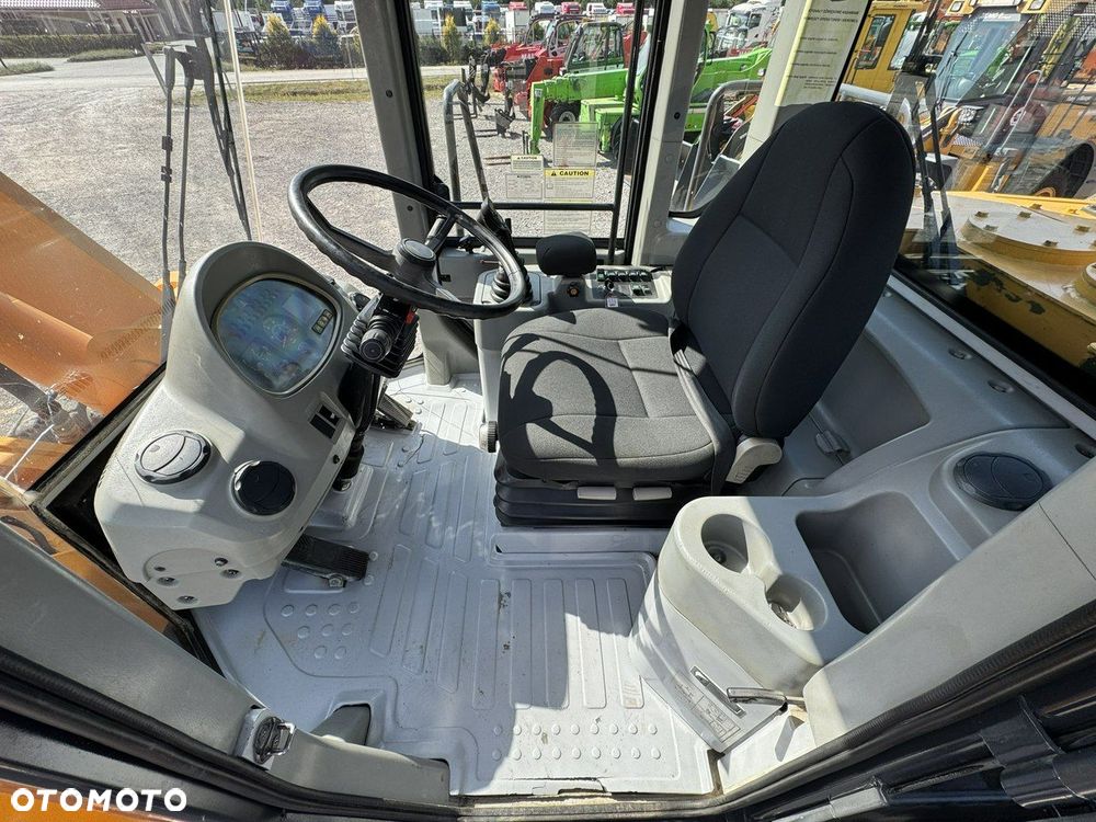 Hyundai HL770-7A - 24