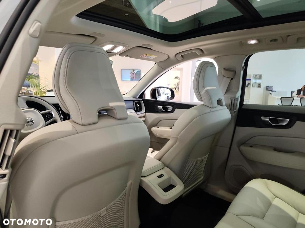 Volvo XC 60 B5 D AWD Plus Bright - 19
