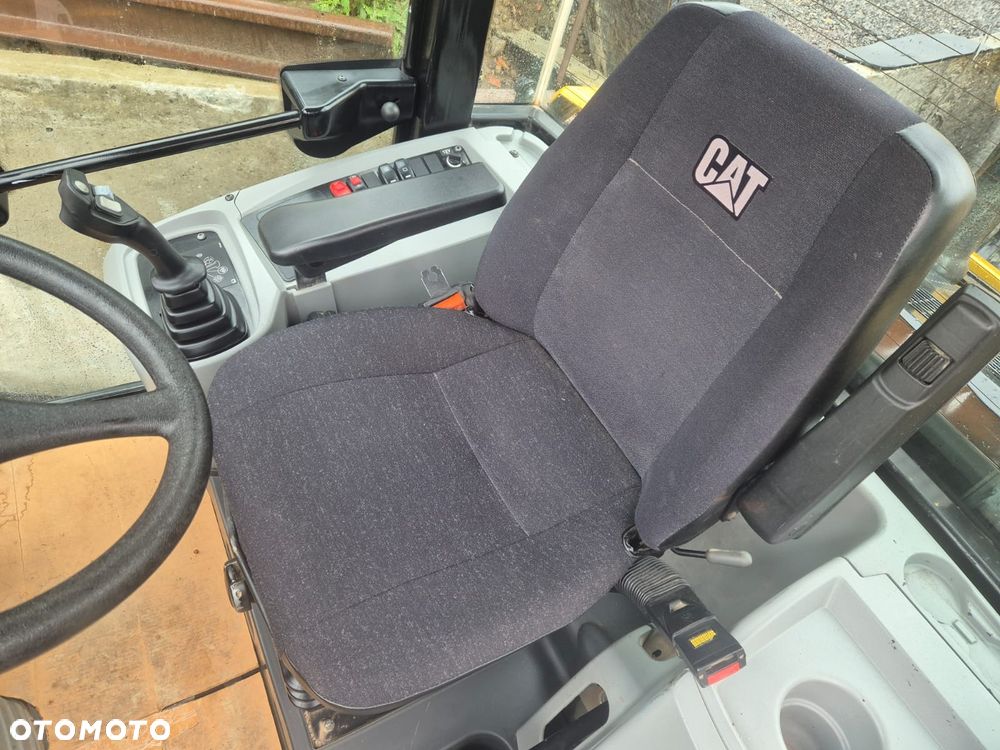 Caterpillar 908M CAT 906 JAK NOWA 1900h rok 2020 - 2