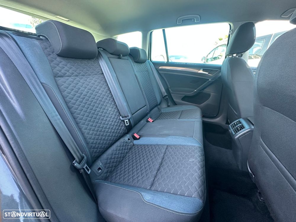 VW Golf Variant 1.6 TDi SCR IQ.DRIVE - 25
