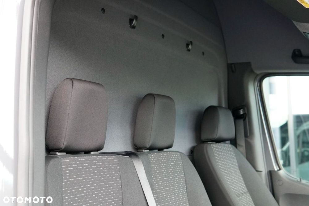 Mercedes-Benz Sprinter - 20
