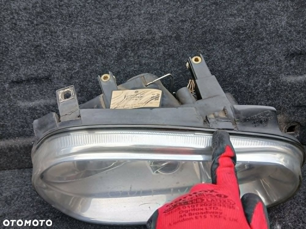 Volkswagen Golf IV Lampa przednia prawa Valeo - 2