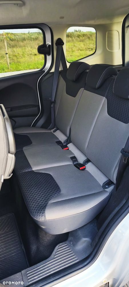 Ford Tourneo Courier 1.5 TDCi Trend - 25