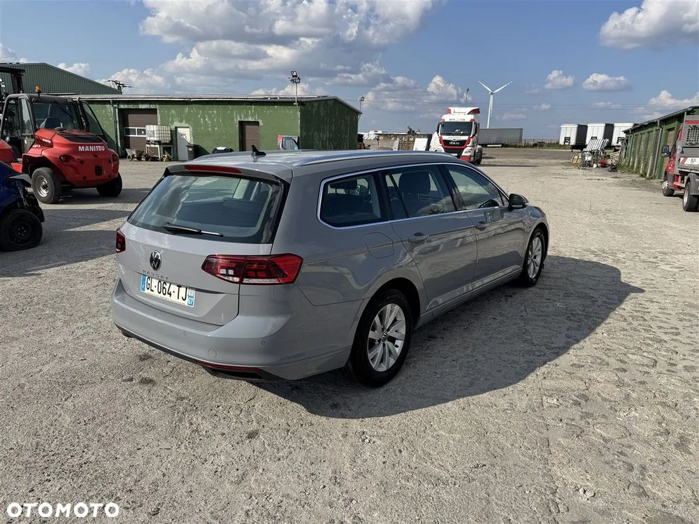 Volkswagen Passat - 7