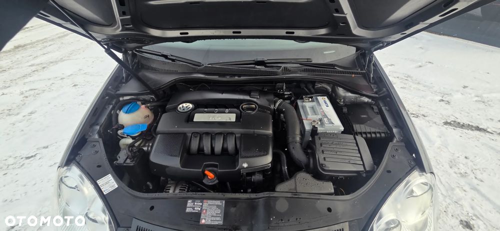 Volkswagen Golf - 33