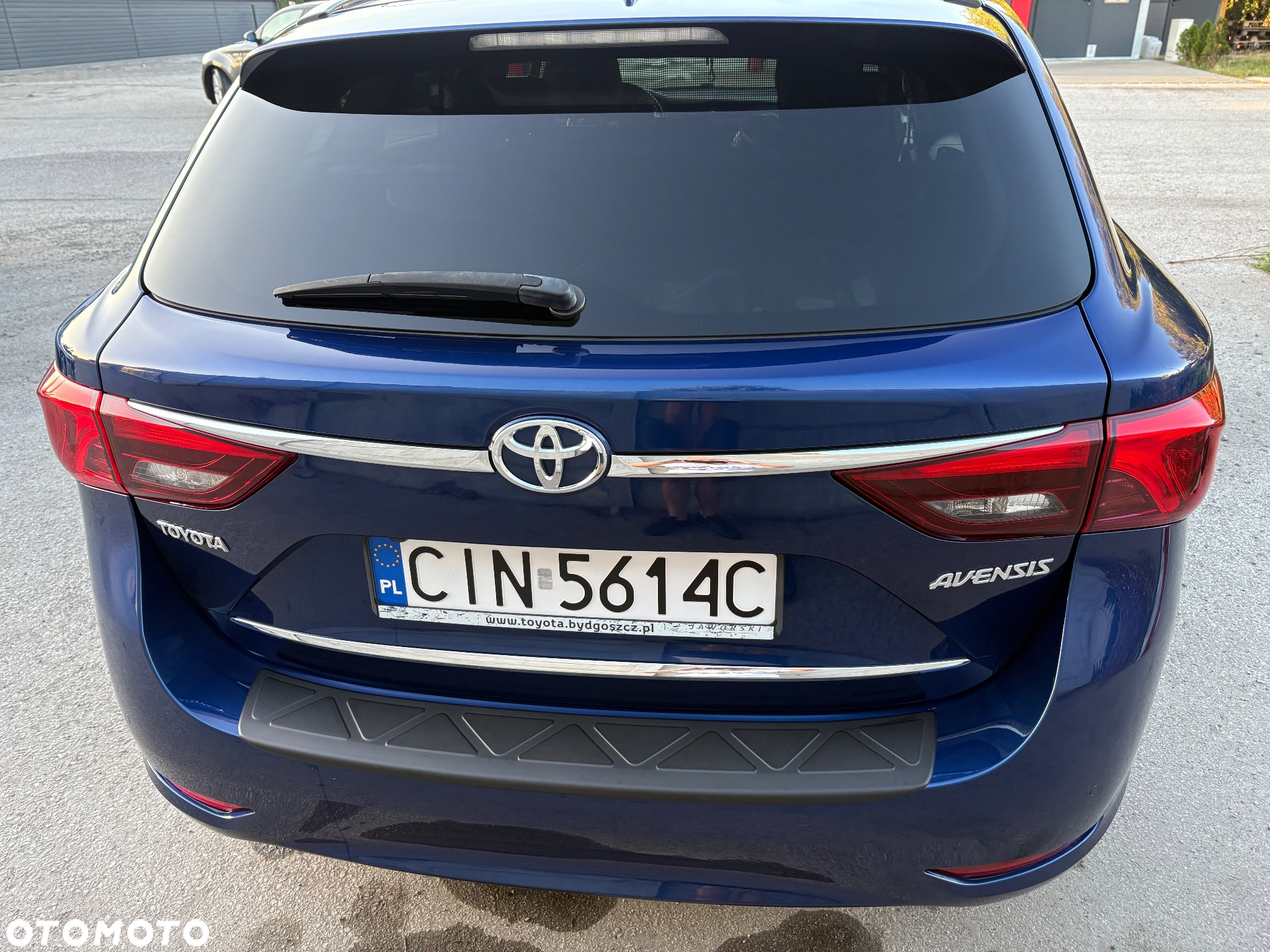 Toyota Avensis 1.8 Premium - 24