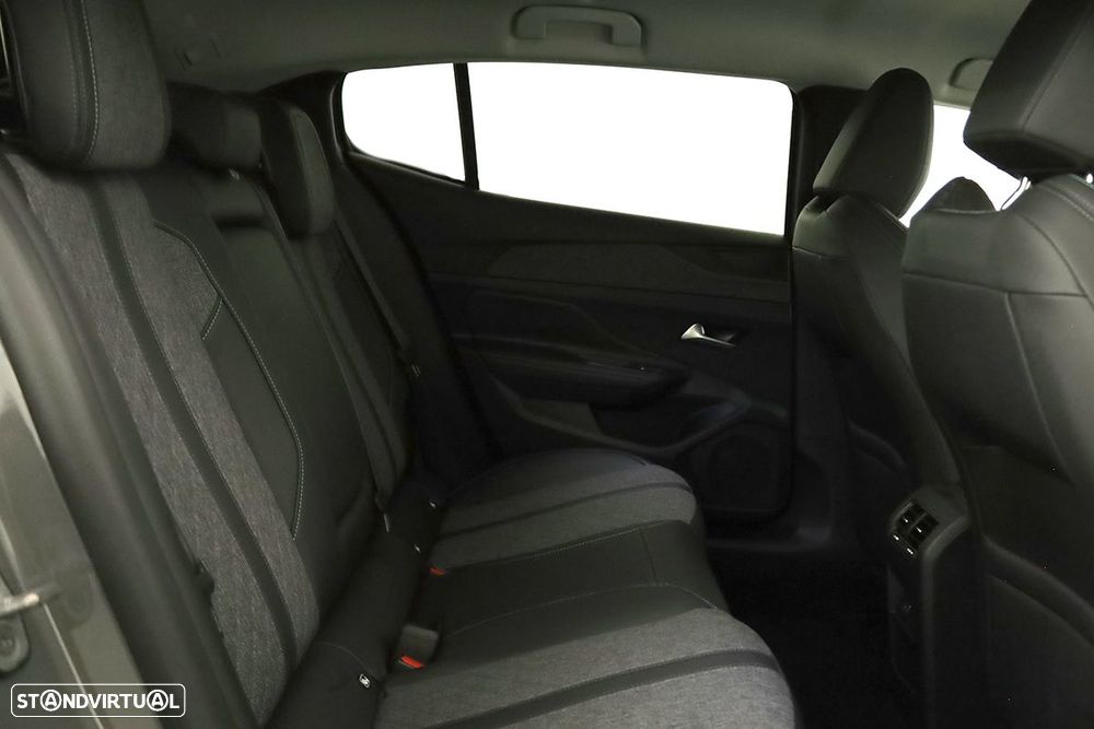Peugeot 408 1.6 Hybrid Allure e-EAT8 - 22