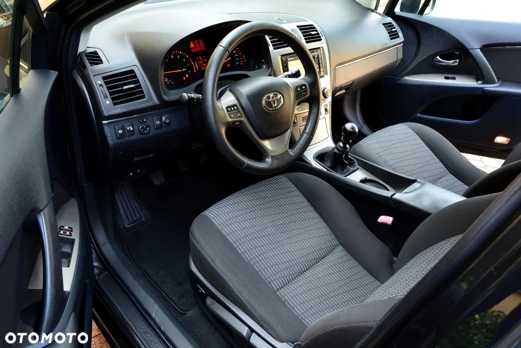 Toyota Avensis 1.8 Sol plus NAVI - 6