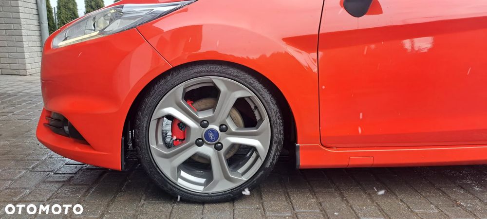 Ford Fiesta 1.6 EcoBoost ST - 10