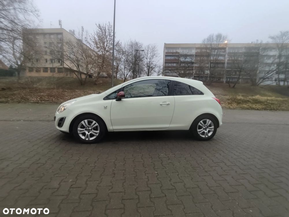 Opel Corsa 1.4 16V Limited Edition - 11