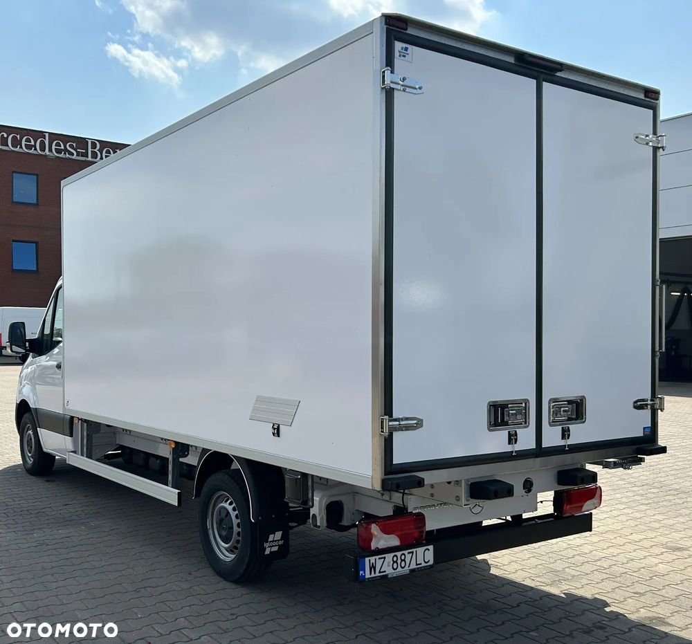 Mercedes-Benz Sprinter - 8