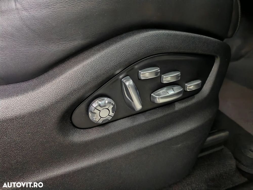 Porsche Cayenne Turbo - 21