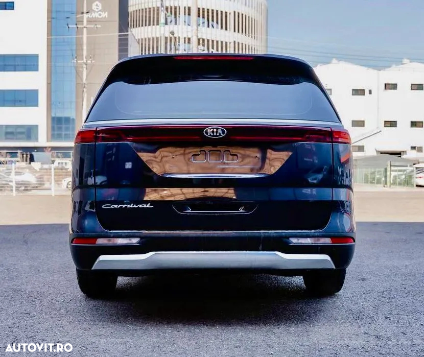 Kia Carnival - 10