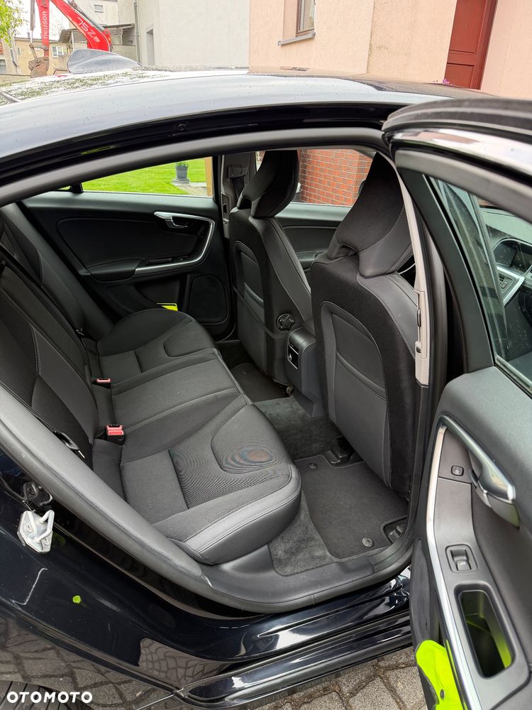 Volvo S60 D4 Drive-E Momentum - 13