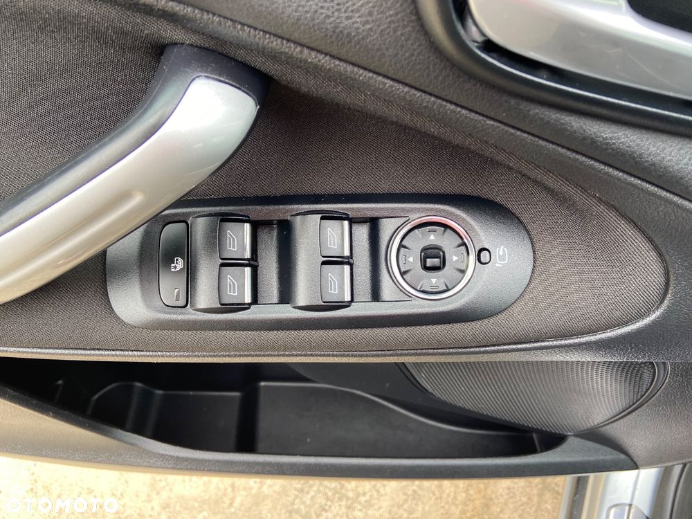 Ford S-Max 2.0 TDCi Titanium - 17