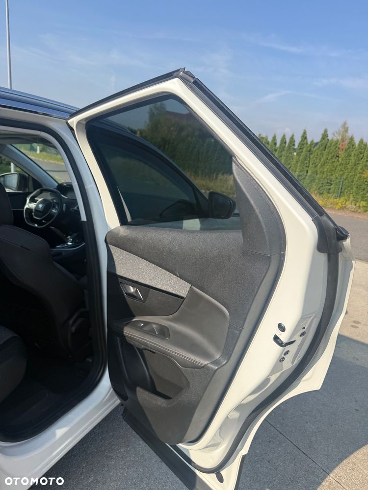 Peugeot 3008 1.6 THP Allure S&S EAT6 - 26