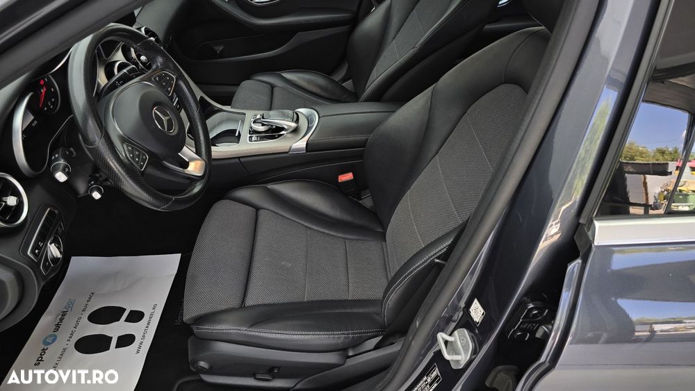 Mercedes-Benz C - 12