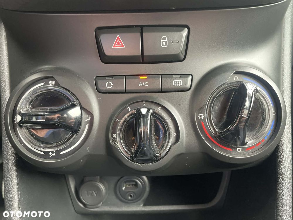 Peugeot 2008 1.2 Pure Tech Allure S&S - 20
