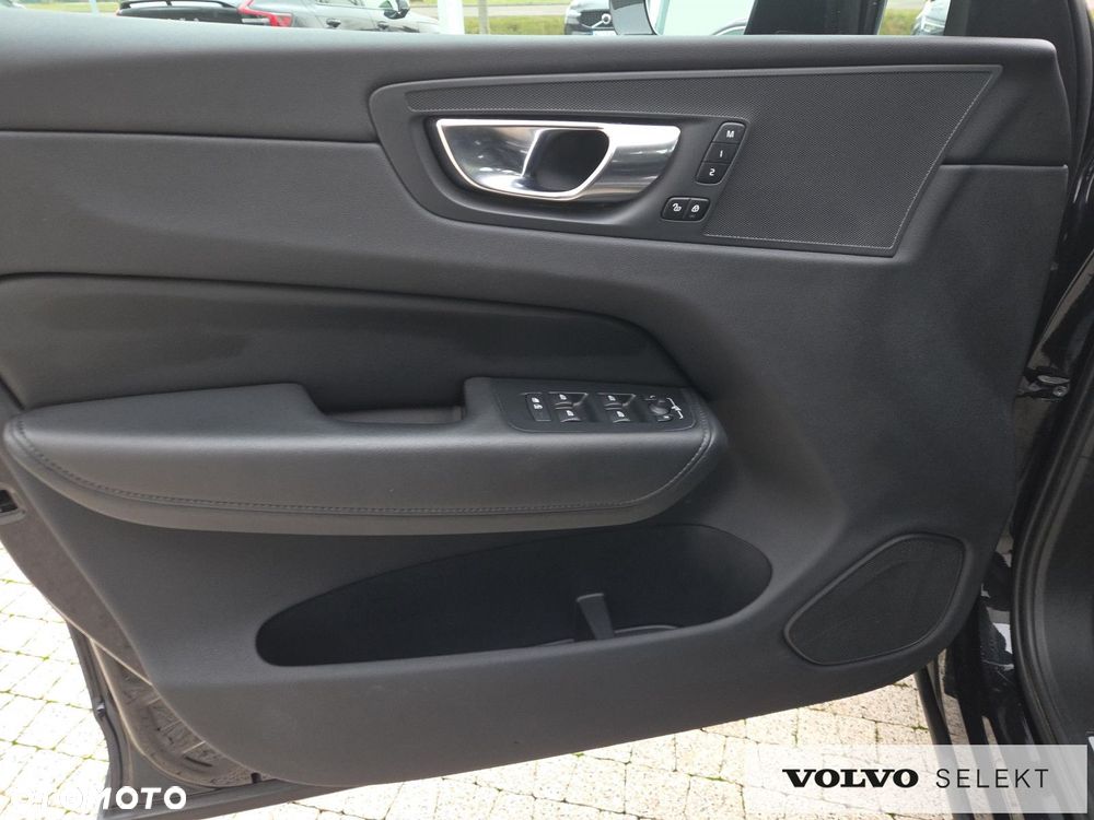 Volvo XC 60 B5 B AWD Plus Dark - 22