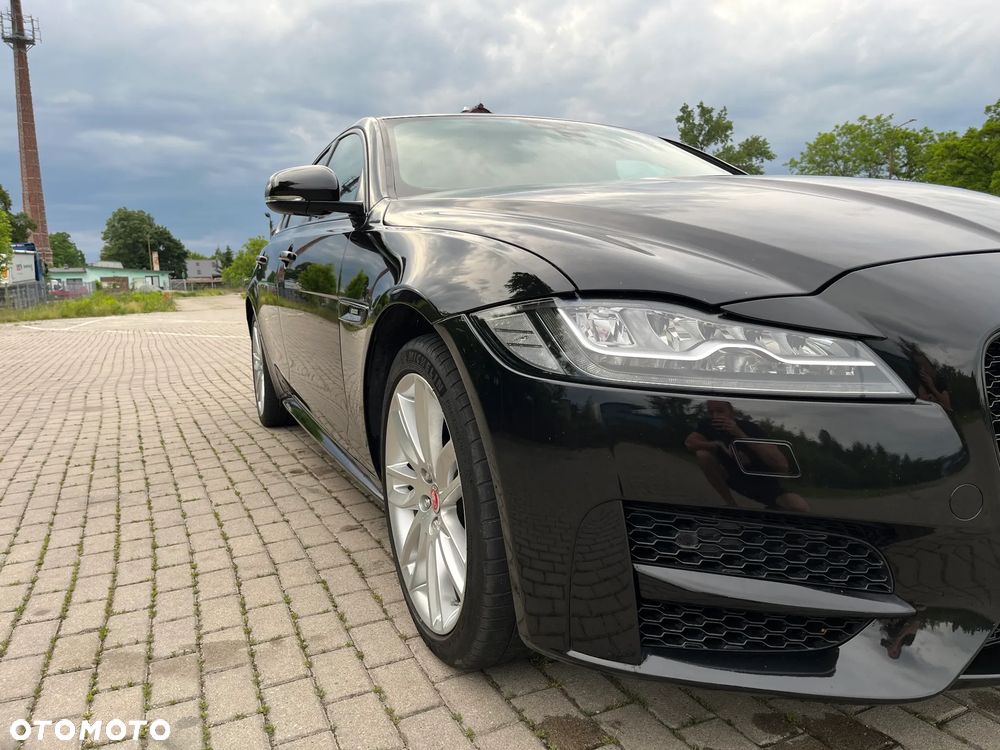 Jaguar XF 20d AWD R-Sport - 12