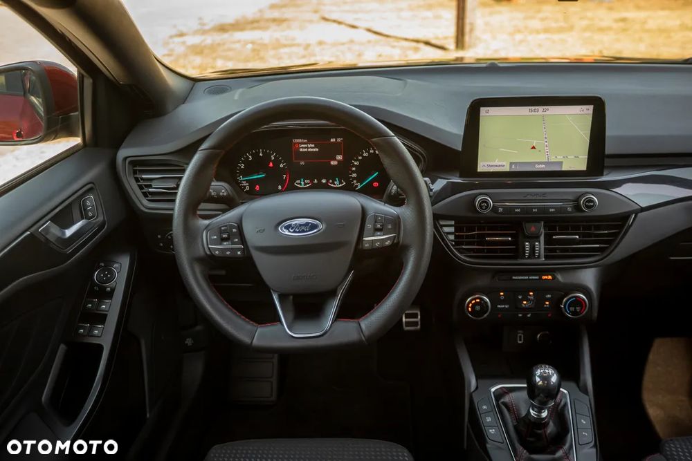 Ford Focus 1.0 EcoBoost Start-Stopp-System ST-LINE DESIGN - 37