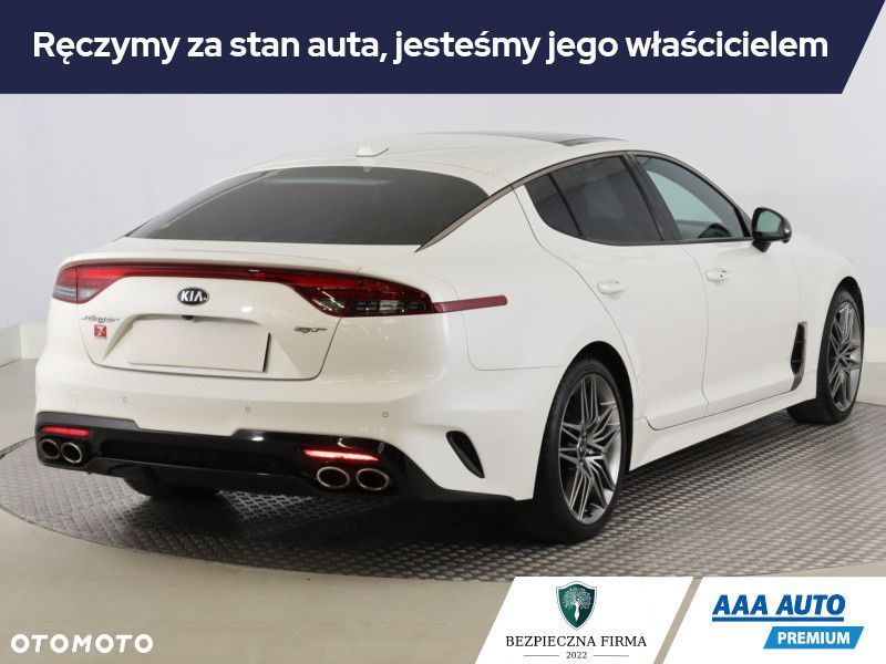 Kia Stinger - 7