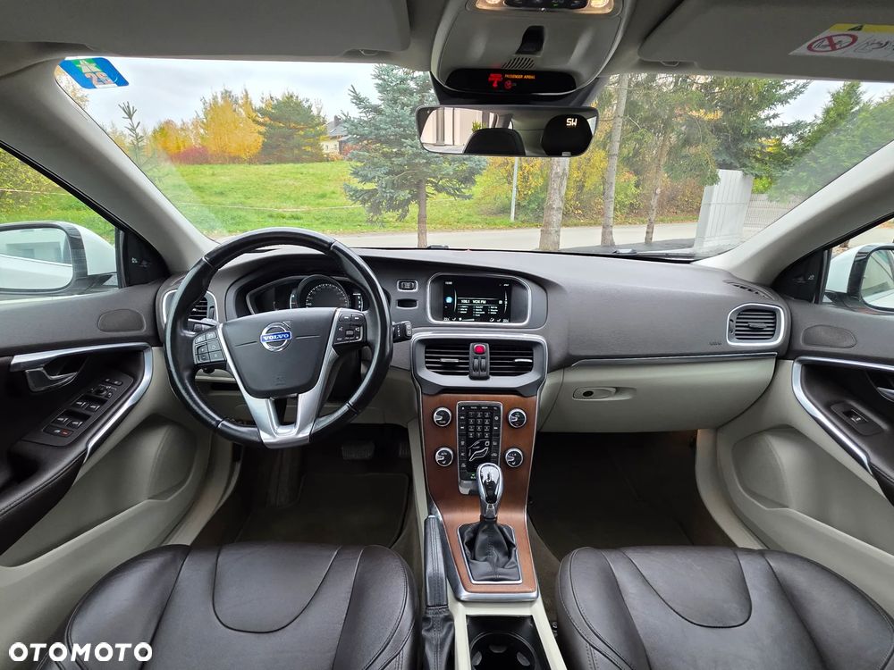 Volvo V40 - 16