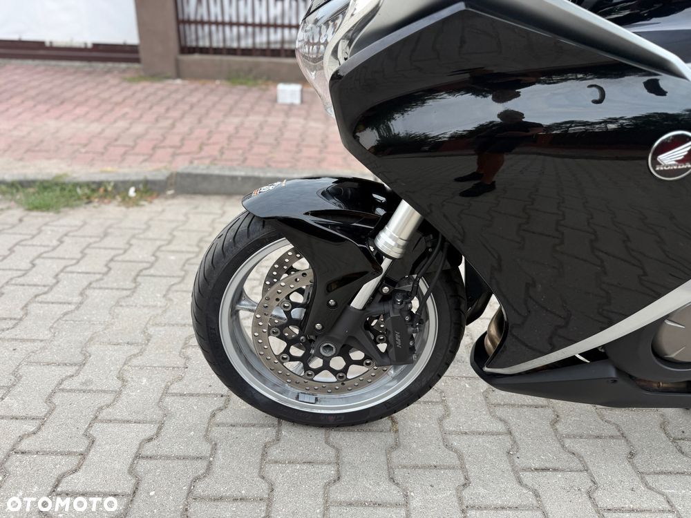 Honda VFR - 21
