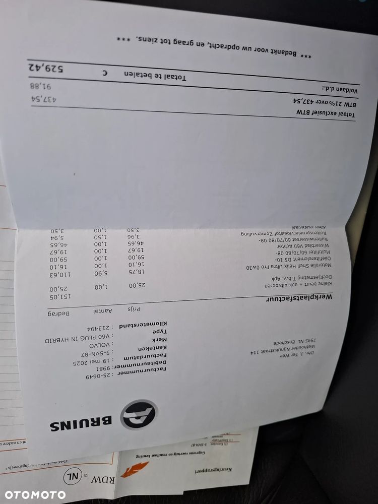 Volvo V60 D6 AWD Plug-in Hybrid R-Design Summum - 38