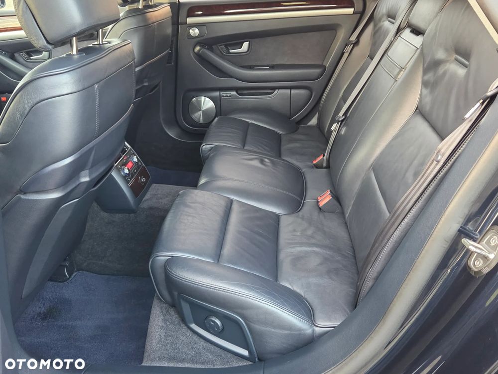 Audi A8 4.2 FSI Quattro - 4