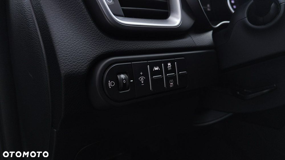 Kia Ceed - 10