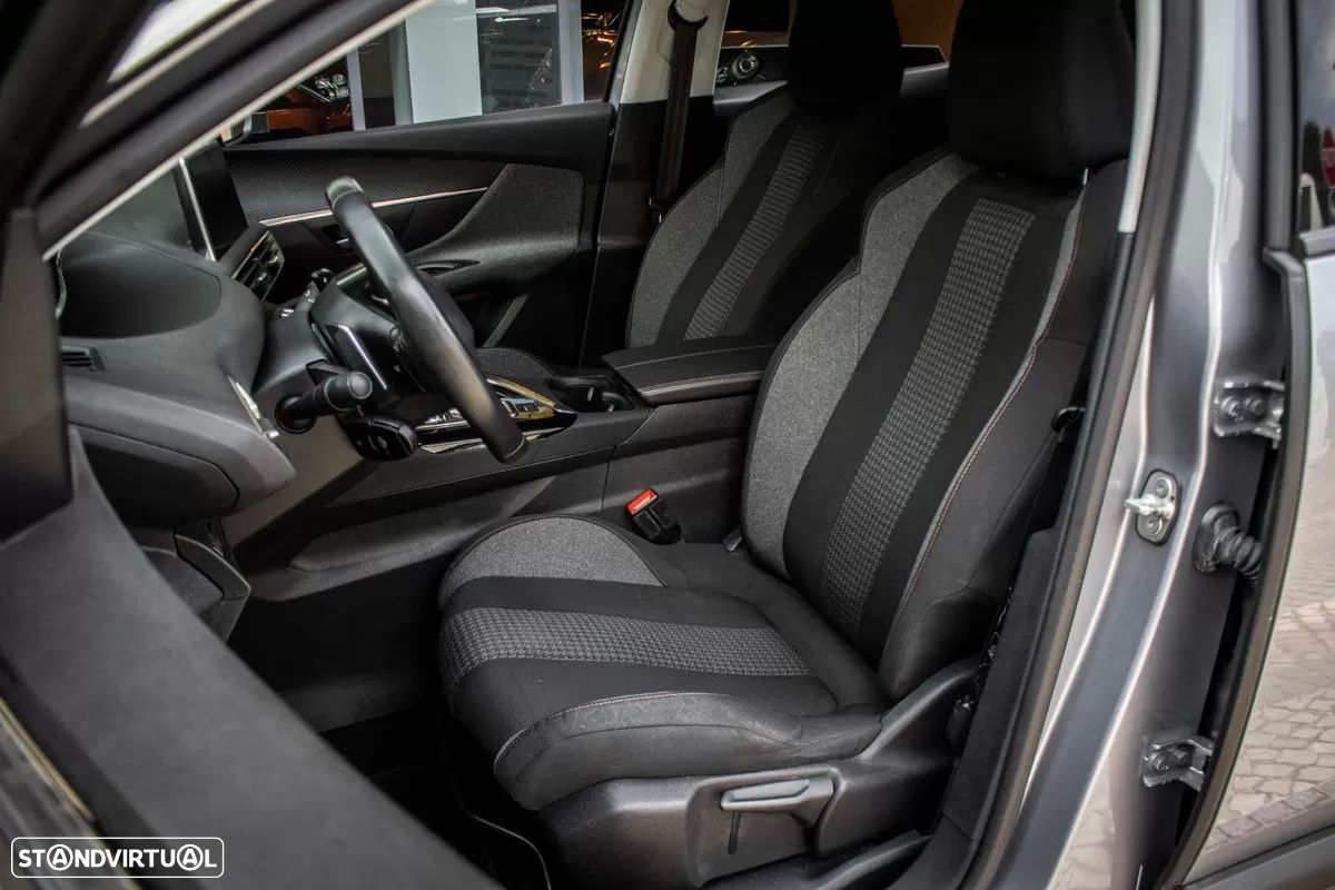 Peugeot 3008 1.2 PureTech Allure EAT8 - 27