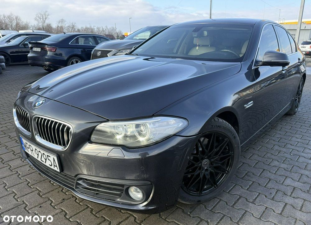 BMW Seria 5 528i xDrive Luxury Line - 2